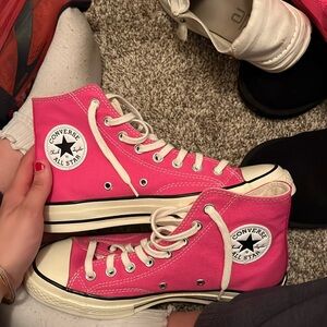 pink converse